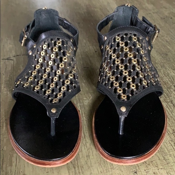 VINCE CAMUTO Black Leather Perforated Sandal - Picture 1 of 12